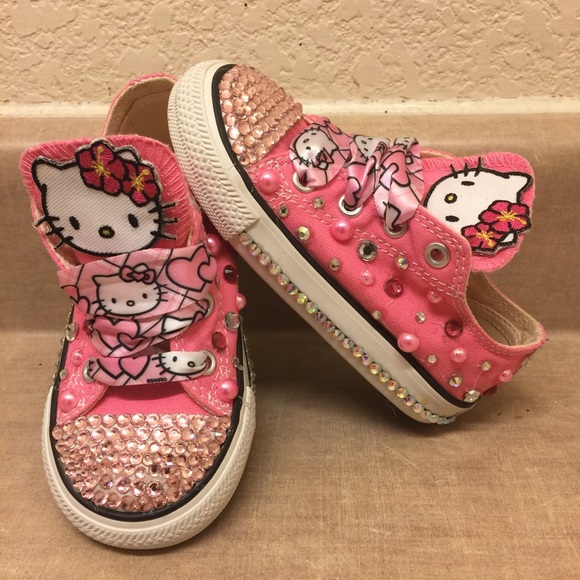hello kitty converse toddler